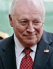 Dick Cheney, que escapou ileso de ao terrorista no Afeganisto