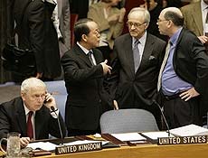 Embaixadores da ONU durante reunio do Conselho de Segurana neste sbado