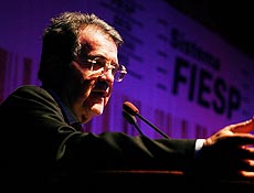 Primeiro-ministro italiano, Romano Prodi, d palestra no auditorio da Fiesp, em So Paulo