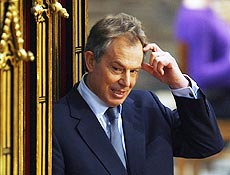 Tony Blair negou ter negociado a libertao dos militares com o Ir