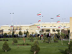 Ahmadinejad fez o anncio de hoje na usina nuclear de Natanz, 300 km ao sul de Teer