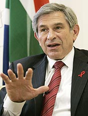 Paul Wolfowitz  acusado de nepotismo ao promover namorada