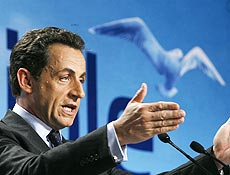 Conservador Nicolas Sarkozy  eleito presidente da Frana com 53,06% dos votos