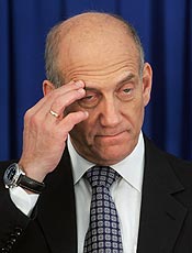 Olmert est nos EUA para se reunir com autoridades americanas