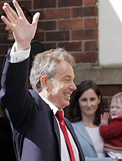 O premi britnico, Tony Blair, anunciou renncia ontem