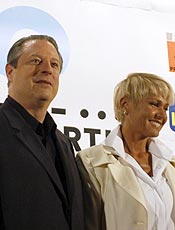 Al Gore ao lado de Xuxa durante visita ao Rio para promover evento