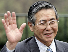 Ex-presidente peruano Alberto Fujimori disputa vaga no Senado do Japo