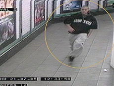 Imagem de TV do metr mostra Mohammed fugindo da estao em 21 de julho de 2005