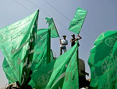 Seguidores do Hamas protestam na passagem de Rafah; Israel se diz pronto para invadir