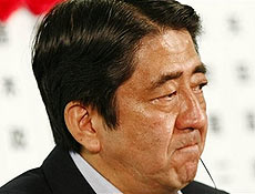 At agora, o premi Shinzo Abe descarta possvel renncia