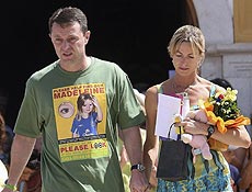 Gerry e Kate McCann, pais de Madeleine; polícia reitera que casal não é suspeito