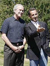 Bush e Sarkozy no encontro do ltimo sbado nos Estados Unidos