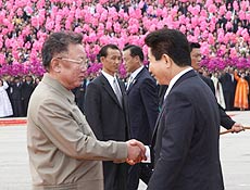 Lder norte-coreano recebe o presidente da Coria do Sul em Pyongyang nesta tera-feira