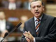 Premi turco diz esperar no fazer uso de possvel autorizao para incurso no Iraque