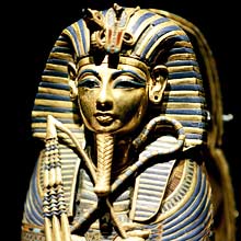 Detalhe do minissarcófago usado para abrigar vísceras do faraó Tutancâmon