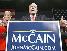 Em discurso no Arizona, John McCain agradeu apoio da mulher e da me