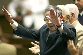 Ral Castro foi eleito presidente de Cuba pela Assemblia Nacional no domingo (24)