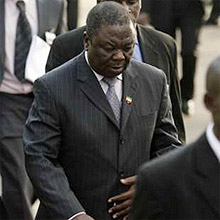 Morgan Tsvangirai, do Movimento Mudana Democrtica (MDC), em cpula na Zmbia