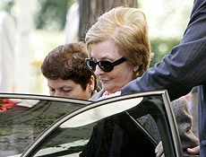 A ex-presidente da Argentina Isabelita Pern, 77, deixa audincia que discutiu sua extradio