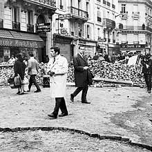 MAY109. PAR S (FRANCIA), 23/04/08.- Foto de archivo cedida por el Museo de la prefectura de la Policóa parisina que muestra los disturbios de mayo del '68 en Parós, Francia. Parós fue escenario de enfrentamientos de estudiantes y trabajadores con los miembros de la policóa durante la huelga general que llevú al gobierno al borde del colapso. EFE/Museo de la prefectura de la Policóa parisina ***S"LO USO EDITORIAL***