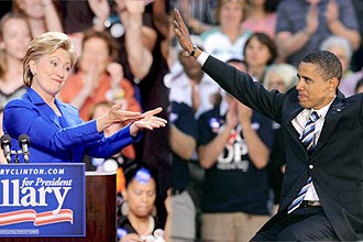 Montagem mostra os democratas Hillary Clinton e Barack Obama após as votações nos Estados de Montana e Dakota do Sul
