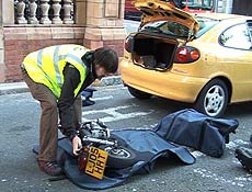 Serviço resgata bêbados e carros em Londres