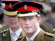 Príncipe Harry, terceiro na linha de sucessão do Reino Unido, se desculpou por comentários