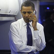 Adepto da tecnologia, Obama foi colocado em saia justa por problema em e-mail