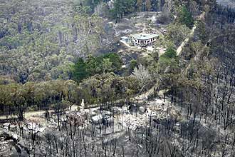 Kinglake, a nordeste de Melbourne; apenas uma casa no foi queimada nos incndios florestais que mataram ao menos 84