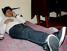 Presidente da Bolvia, Evo Morales, descansa durante terceiro dia de sua greve de fome