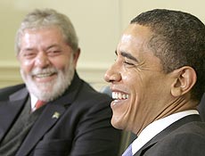 O presidente Lula e o colega americano, Obama, durante conversa no Salo Oval