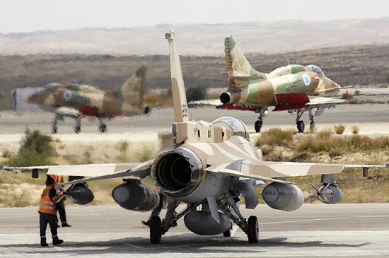 Israel estuda a possibilidade de atacar o Irã com tropas militares e aéreas, segundo jornal britânico "Times"