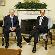 Presidente Barack Obama (dir.) se rene com o premi israelense, Binyamin Netanyahu 