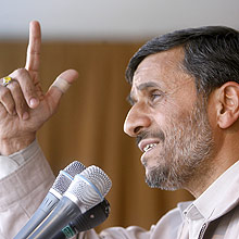 Presidente iraniano Mahmoud Ahmadinejad afirmou desconhecer o bloqueio ao Facebook