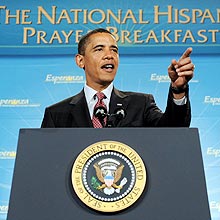 Em caf da manh com hispnicos, Obama reafirma compromisso de reforma migratria