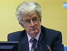Tribunal Penal Internacional decide manter acusaes contra Radovan Karadzic (foto)