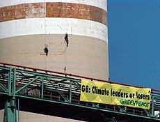 Faixa de protesto do Greenpace em Brindisi, que diz "G8: lderes climticos ou perdedores"