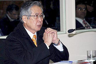 Ex-presidente peruano Alberto Fujimori foi condenado a sete anos e meio de priso por corrupo; uma de trs acusaes contra ele