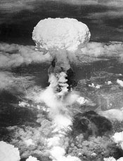 Cogumelo nuclear da bomba atmica em Nagasaki, no Japo