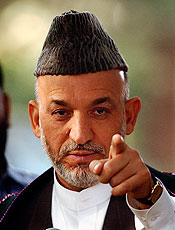 Presidente afego, Hamid Karzai, construi favoritismo com acordos