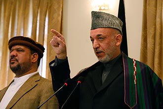 Presidente reeleito Hamid Karzai concede sua primeira entrevista a jornalistas aps anulao do segundo turno no Afeganisto 
