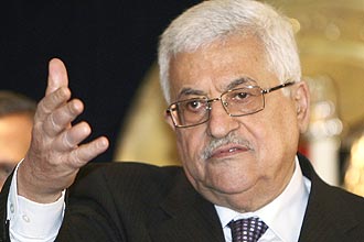 O presidente da ANP, Mahmoud Abbas; ele anunciou que desistiria de negociar com Israel aps anncio de construo de casas