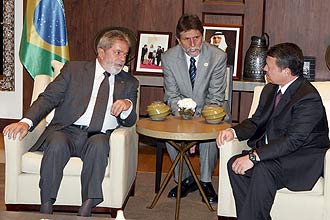 Presidente Luiz Inácio Lula da Silva conversa com o rei Abdullah 2º, da Jordânia; ele quer discutir processo de paz 