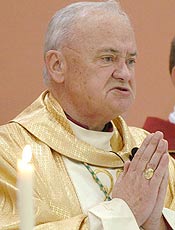 Bispo da irlanda John Magee renuncia em meio a escndalo 