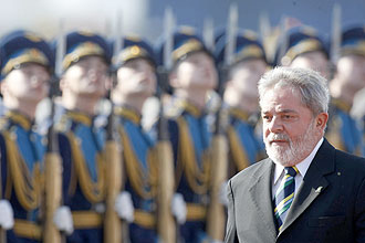 Lula chega a Moscou antes de visita a Teer: presidente est confiante sobre acordo nuclear com governo iraniano