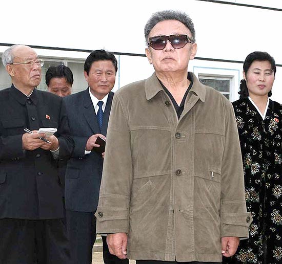 O regime de Pyongyang, liderado por Kim Jong-il, nega aes militares contra a corveta Cheonan
