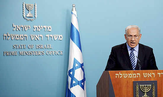 Premi israelense faz pronunciamento de seu gabinete, acusando comunidade internacional de "hipocrisia"
