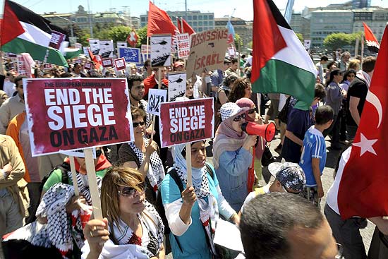 Na Sua, manifestantes pediram o fim ao bloqueio isralense na faixa de Gaza
