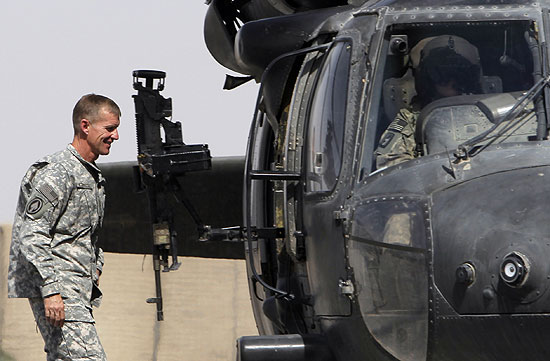 Comandante dos EUA e da Otan no Afeganisto, Stanley McChrystal falou  revista Rolling Stone