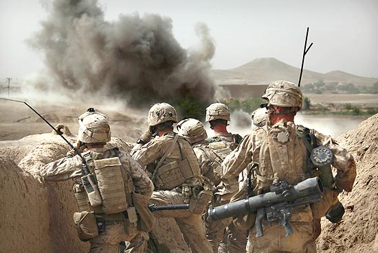 Soldados americanos em batalha no Afeganisto; 91 mil pginas de documentos secretos sobre a guerra foram vazados
